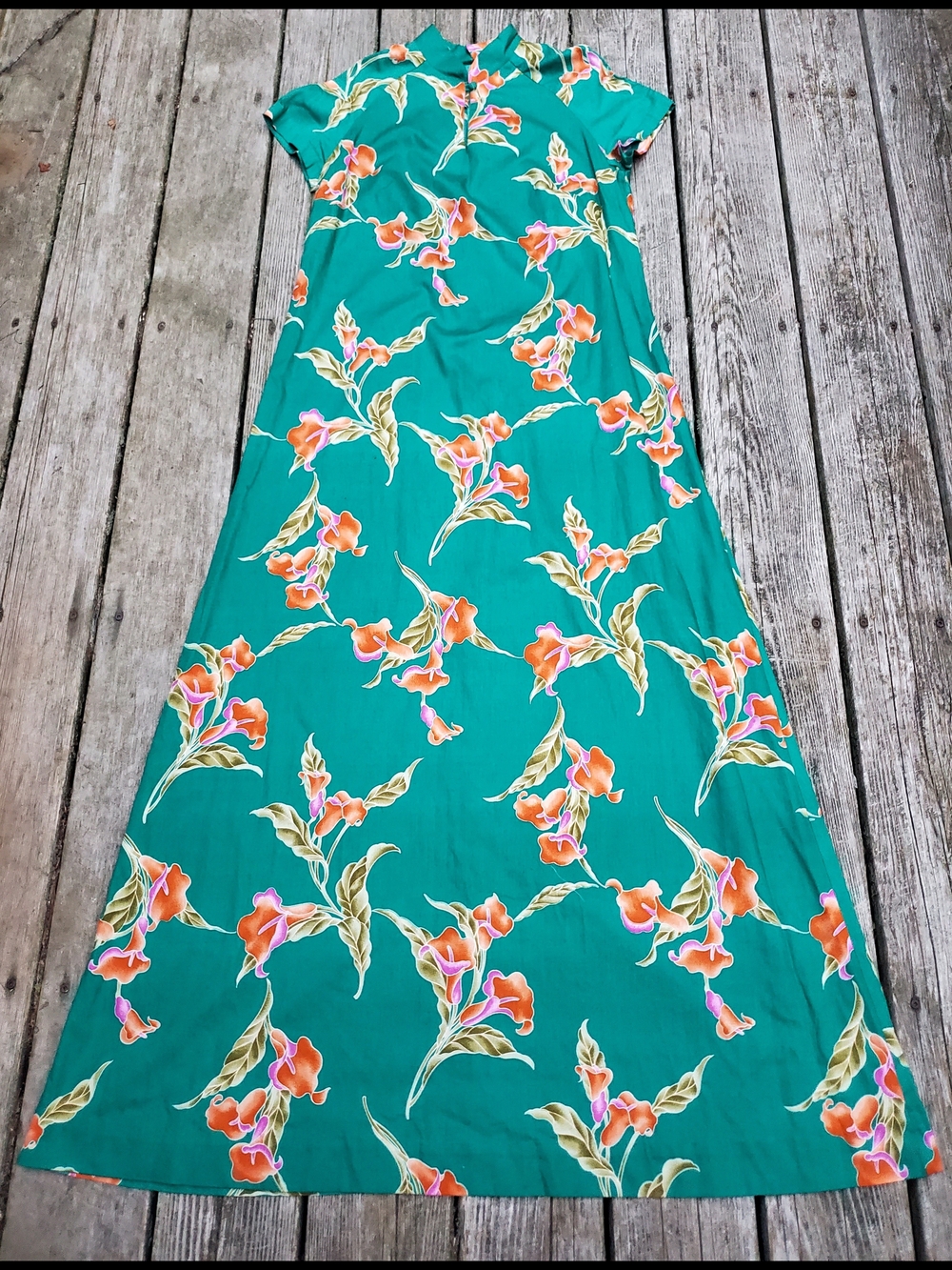 calla lily lady • vintage Hawaiian maxi gown